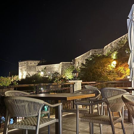 Hotel With Castle View Gjirokastër Esterno foto