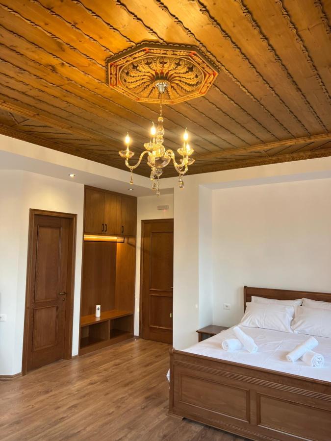 Hotel With Castle View Gjirokastër Esterno foto
