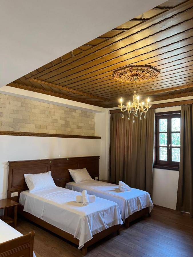 Hotel With Castle View Gjirokastër Esterno foto