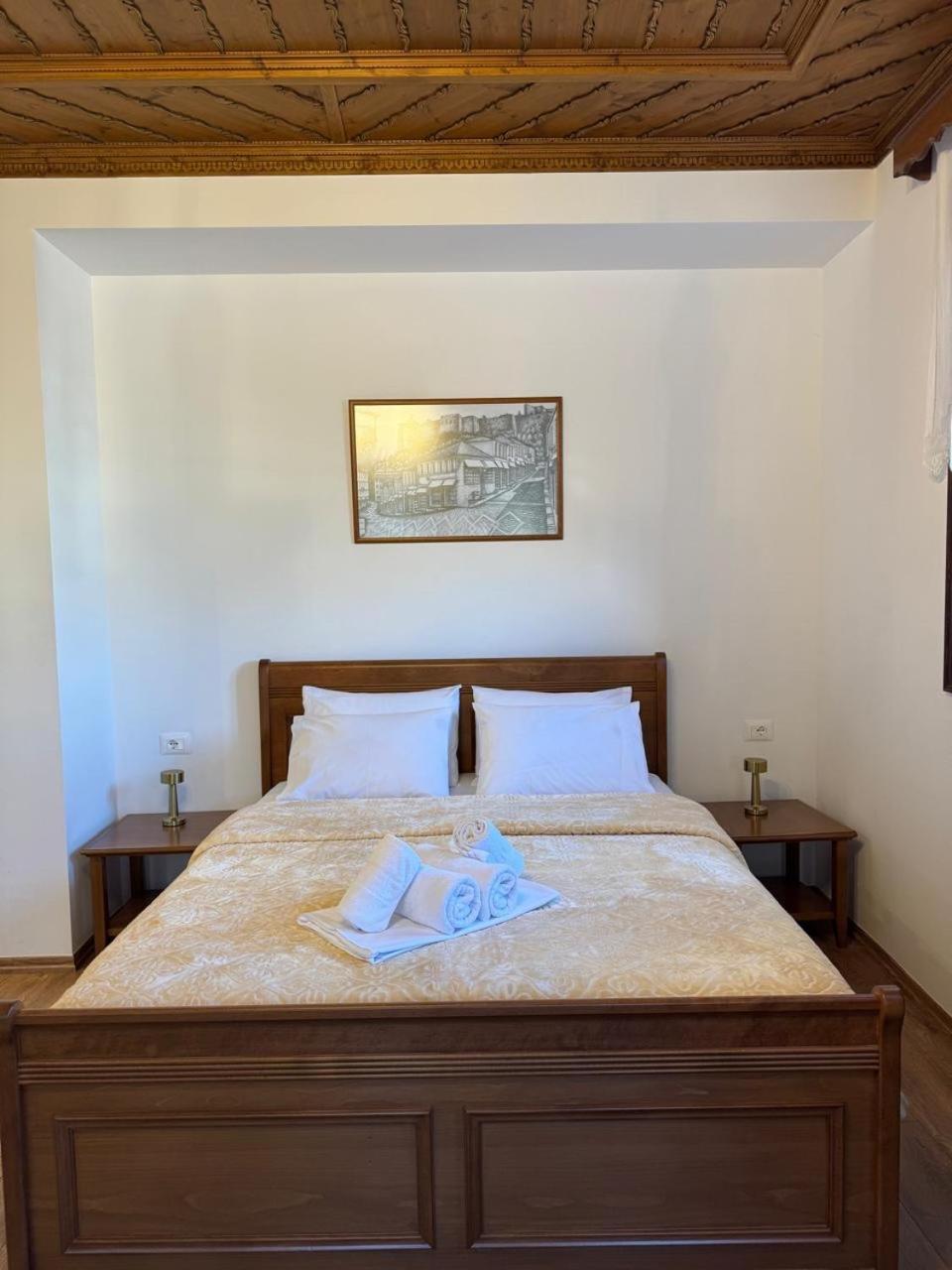 Hotel With Castle View Gjirokastër Esterno foto